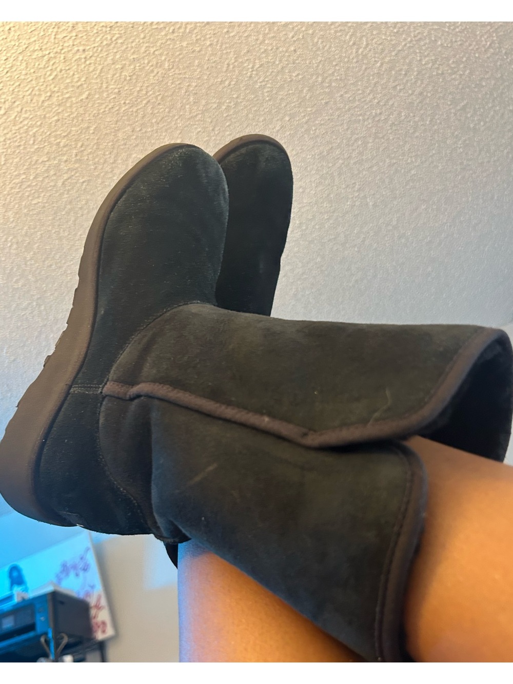 UGG Aime Black Short Shearling-Lined Winter Boots  preloved wear GC! Check photo